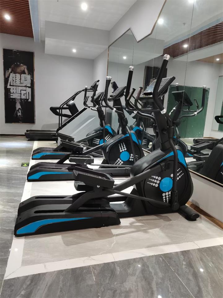 橢圓機(jī)好還是跑步機(jī)好，誰(shuí)是健身房「燃脂王」？