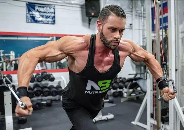 小白健身只需3個動作+獨(dú)特訓(xùn)練計(jì)劃，快速提升肌肉力量，增肌減脂 